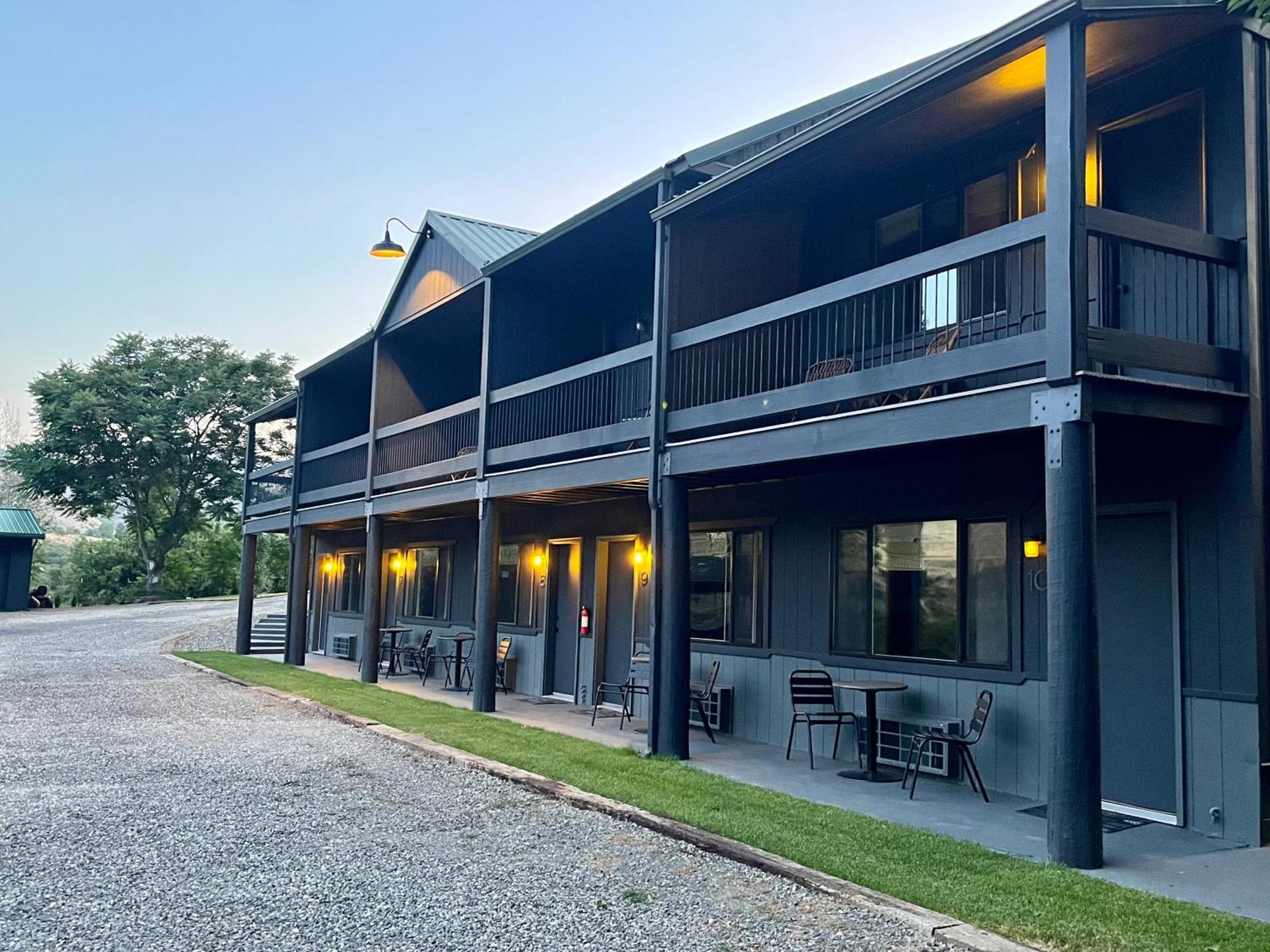 Steelhead Lodge Lucile エクステリア 写真